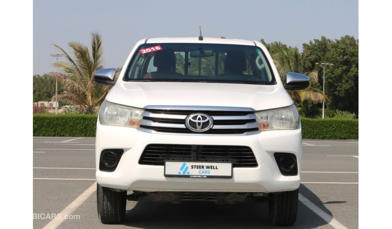 تويوتا هيلوكس 2016 | HILUX DOUBLE CABIN AUTOMATIC GEAR - WITH GCC SPECS AND EXCELLENT CONDITION