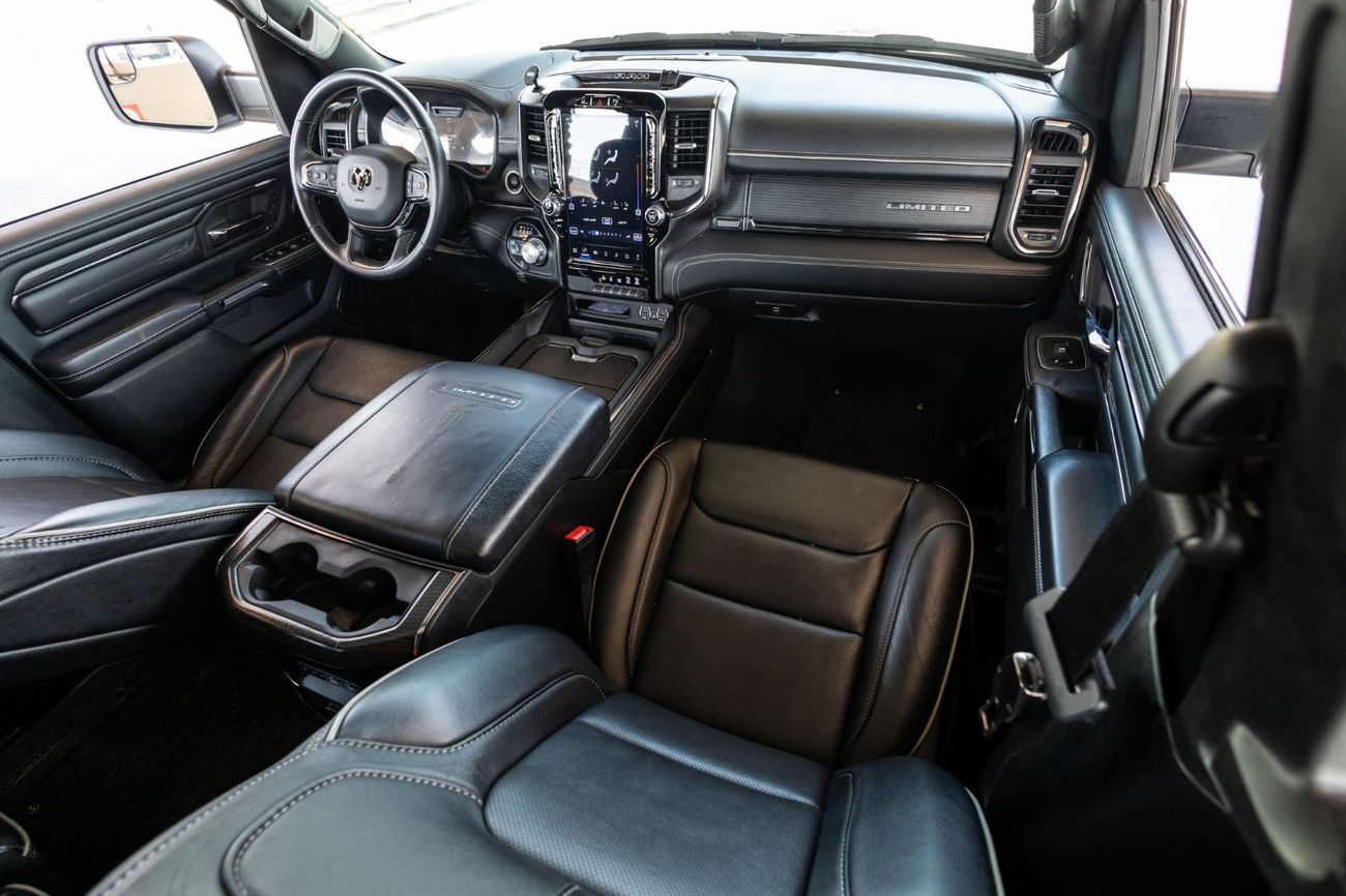 RAM 1500 Limited Crew Cab 5.7L