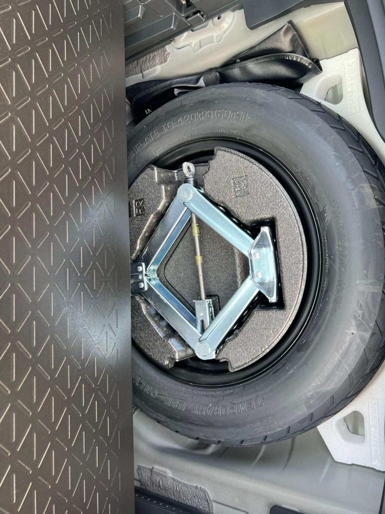 Toyota RAV4 toyota rav4 - hybrid