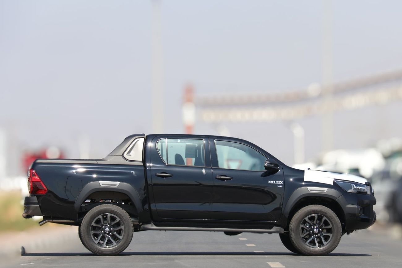 تويوتا هيلوكس متوفر ألوان مختلفة تويوتا هايلكس ADVENTURE 2024 بسعر جيد جدا