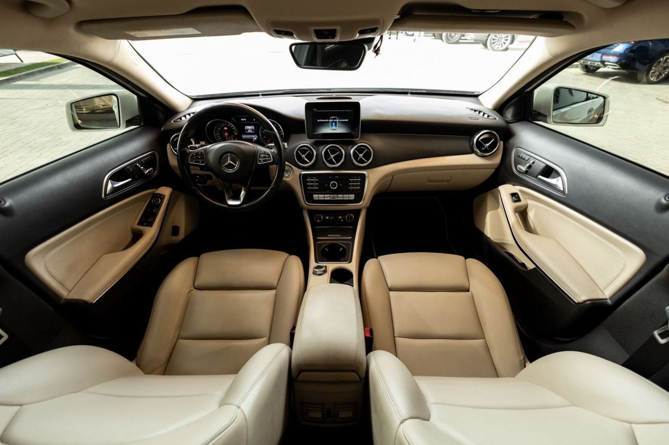 Mercedes-Benz GLA 220 Mercedes-Benz GLA 220 2018 Korean specs for 1,014.00 AED monthly