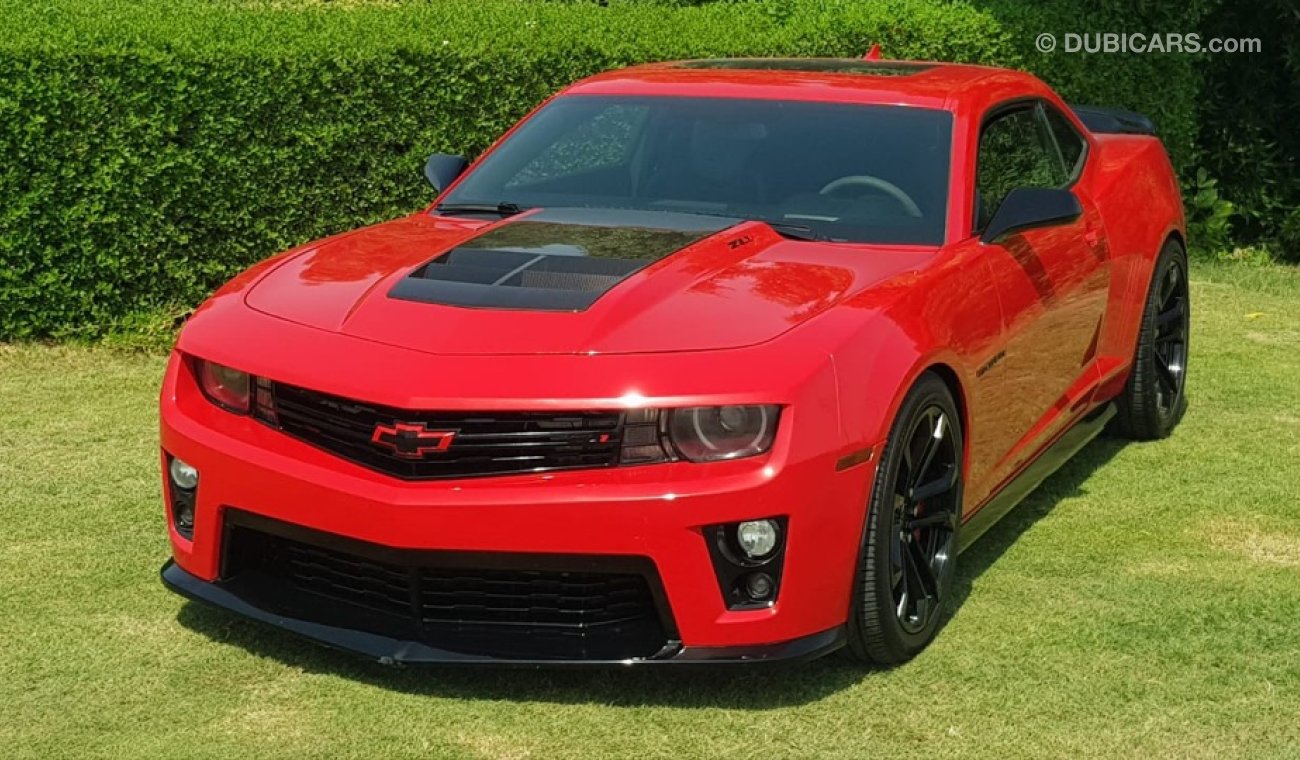 Chevrolet Camaro Chevorlet comaro ZL1 model 2015 GCC car prefect condition full option low mileage sun roof leather s