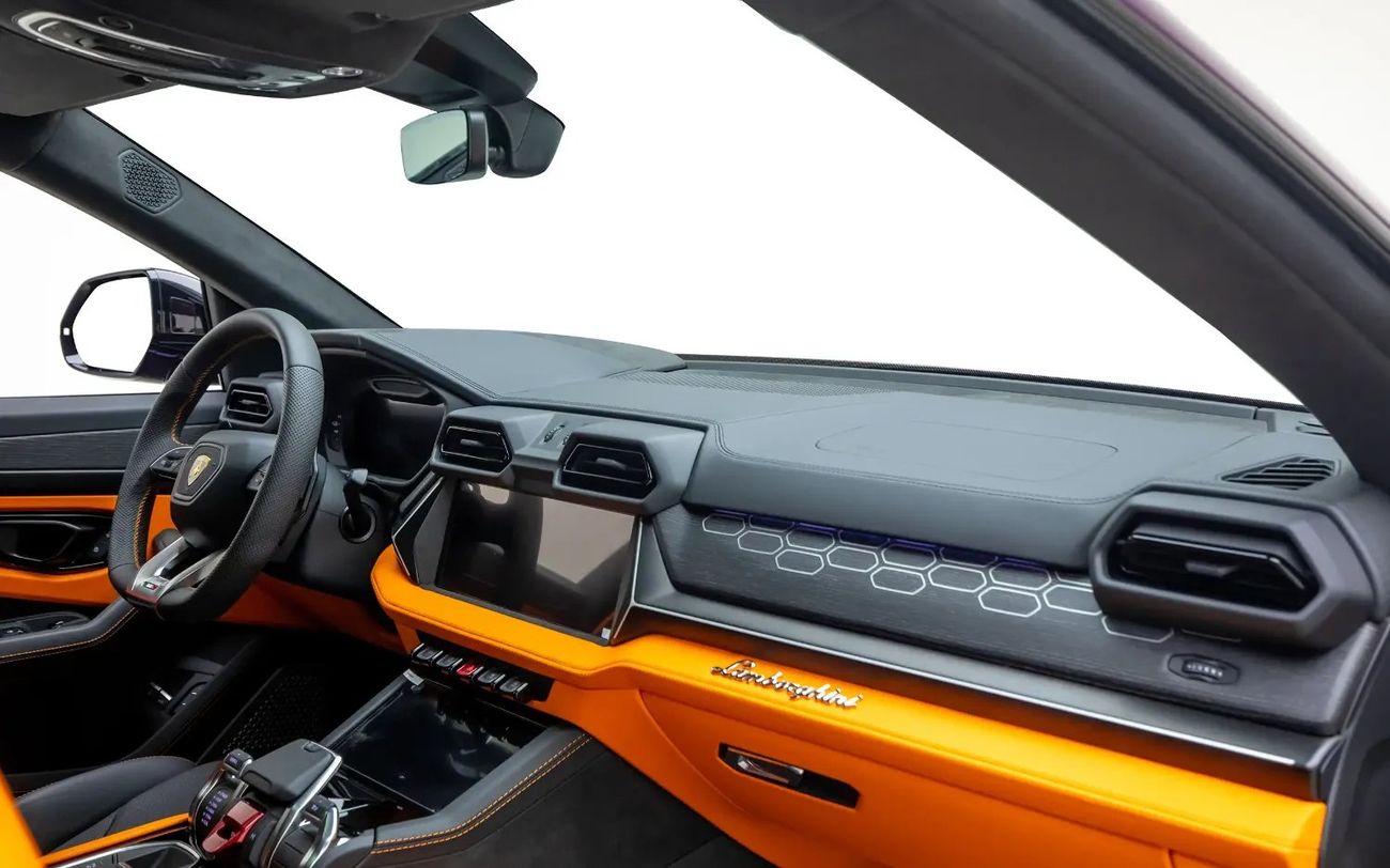 Lamborghini Urus SE - GCC Spec -With Dealer Warranty and Service Contract