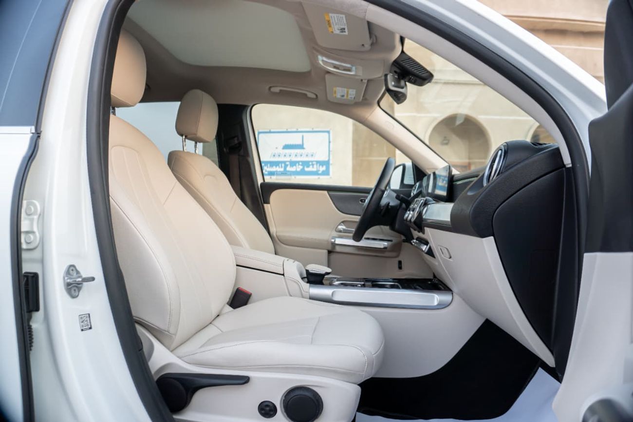 مرسيدس بنز GLB 250 4MATIC 2.0L (221 HP)