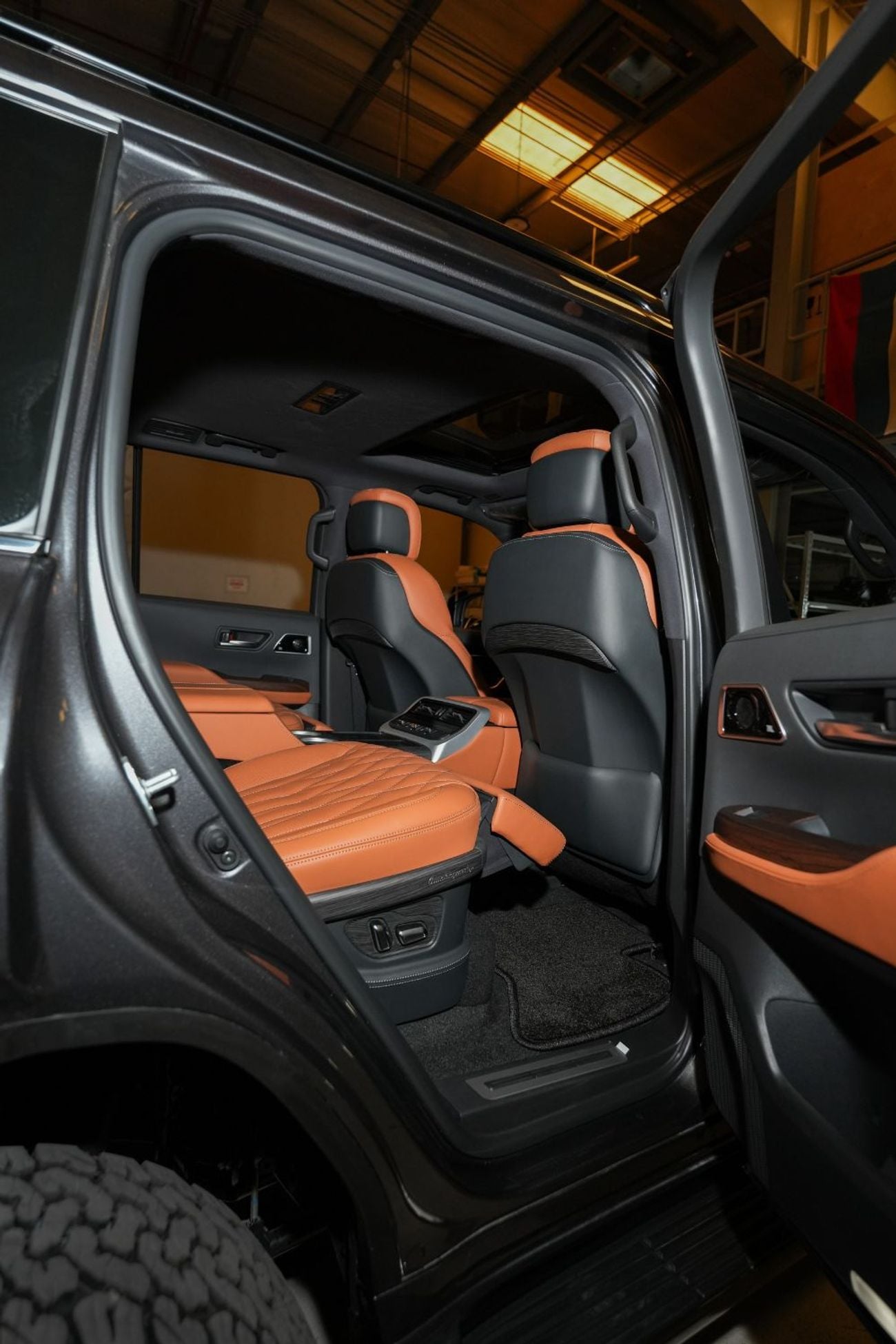 Toyota Land Cruiser LC300 3.3L DIESEL VX OFFROAD SPECIAL  EDITION WITH MBS AUTOBIOGRAPHY VIP MASSAGE SEATS