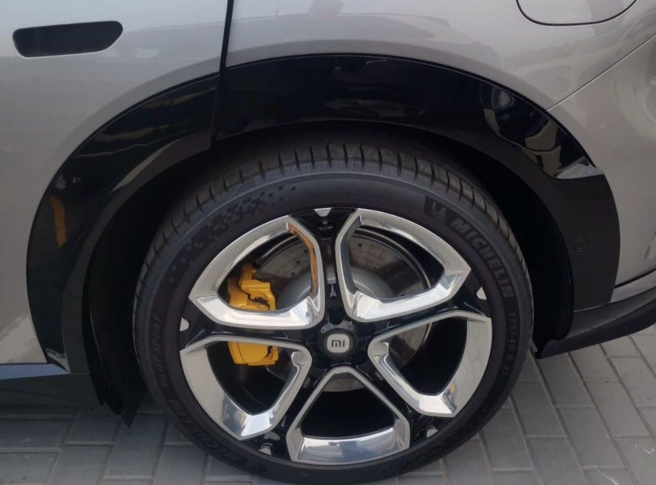 شاومى YU7 Max- 690 HP (681 bhp or 508 kW). range of up to 760 km