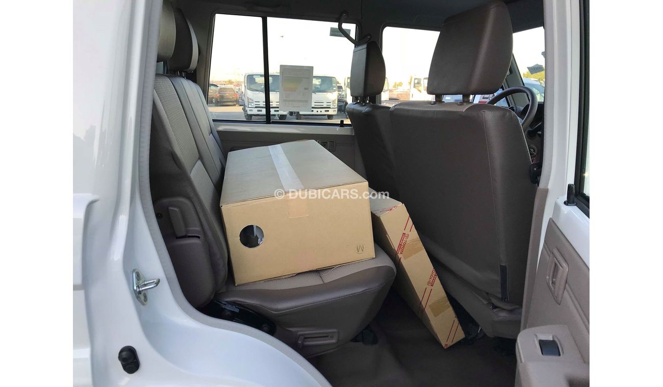 Toyota Land Cruiser Pick Up LC79 V8 TURBO DIESEL