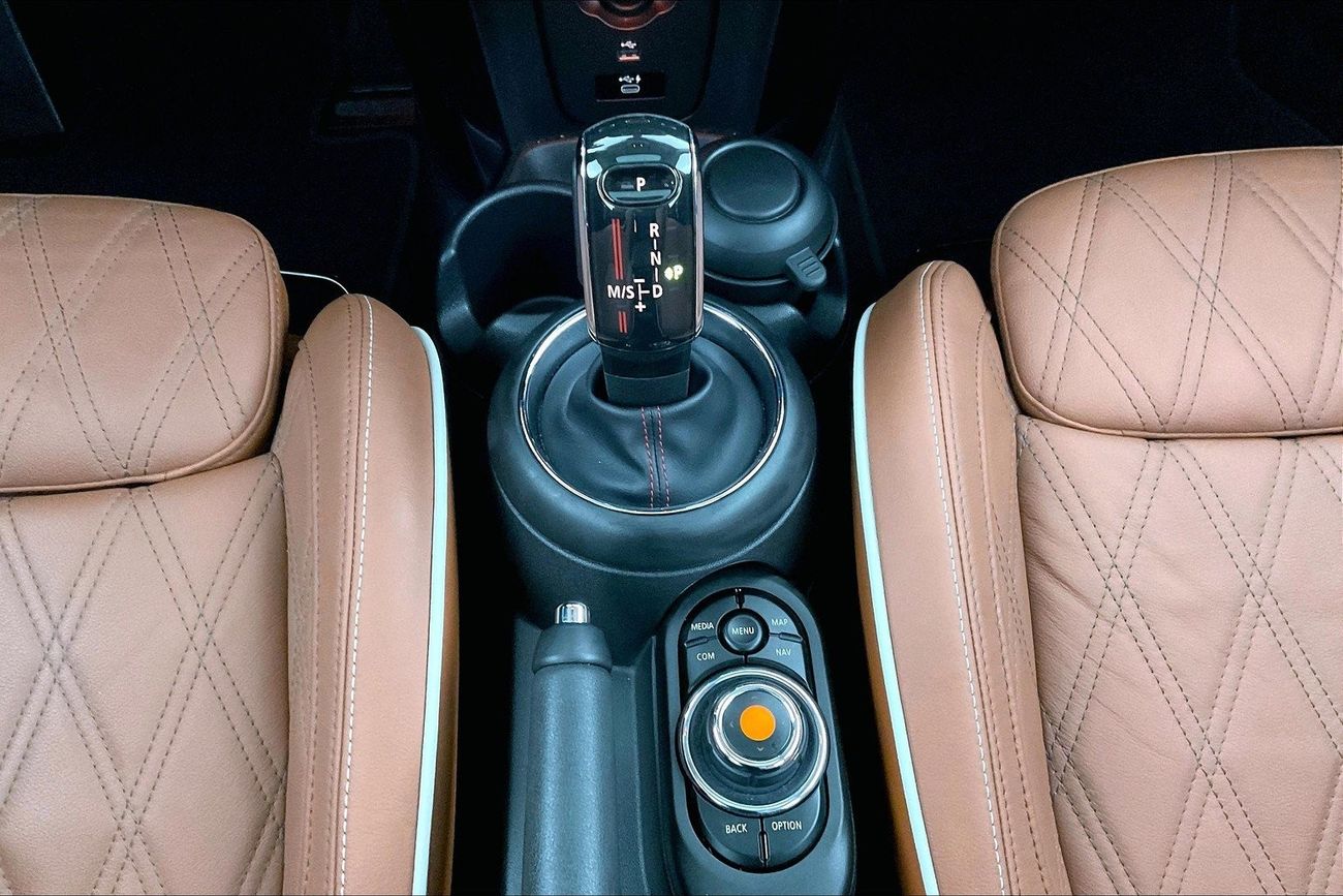 سوزوكي جيمني GL W/Cruise Control | عرض العيد الحصري | خالية من أضرار الفيضانات