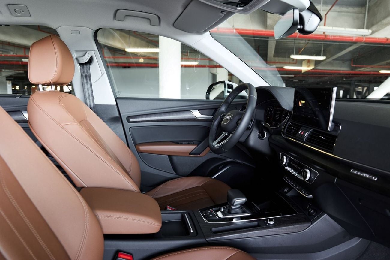 Audi Q5 45 TFSI Quattro Design 2.0L Audi Q5 2022 GCC specs