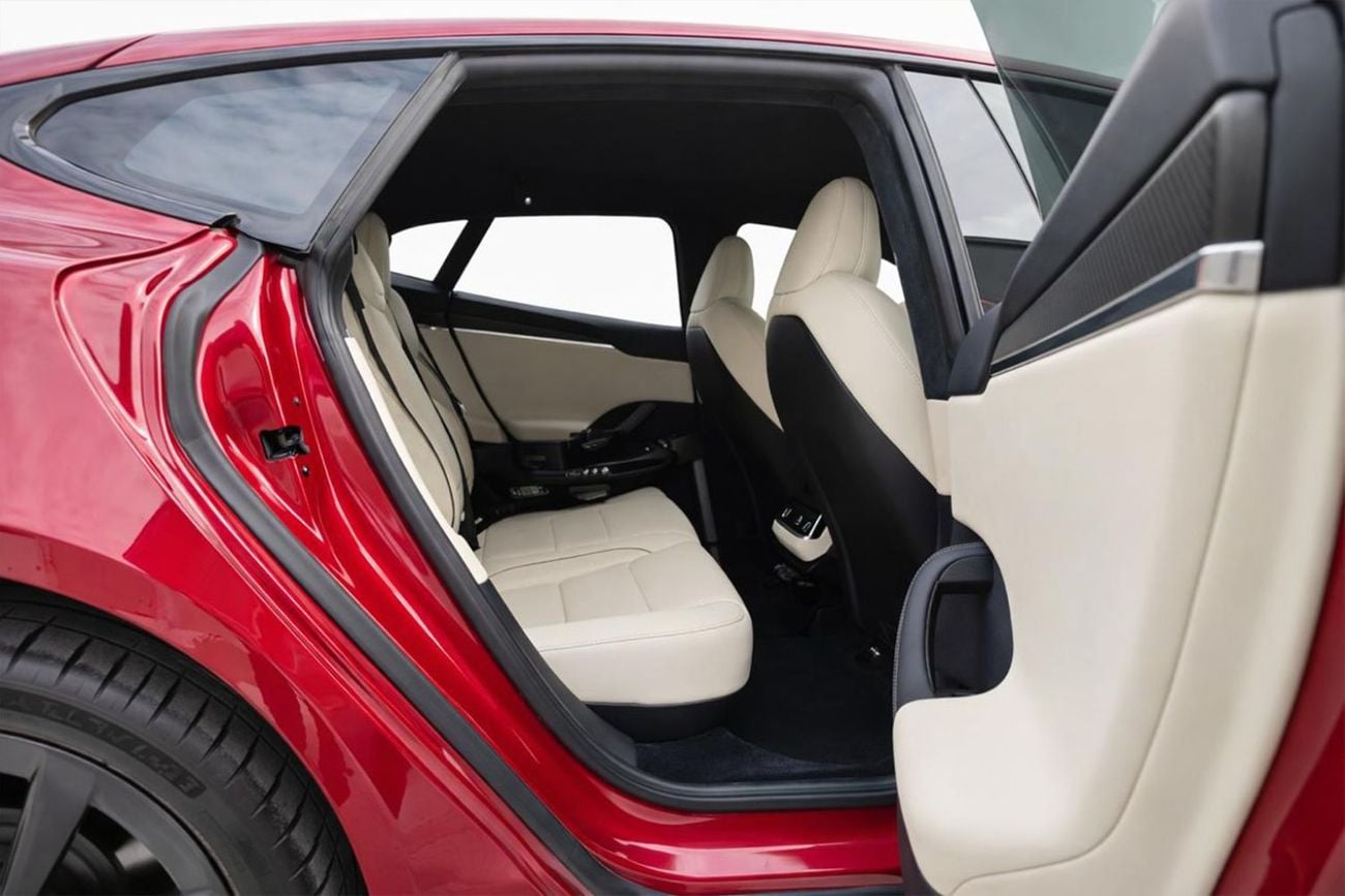 Tesla Model S Plaid (AWD) AED 4,700 / Monthly l 0% Downpayment l Tesla Model S Plaid Performance