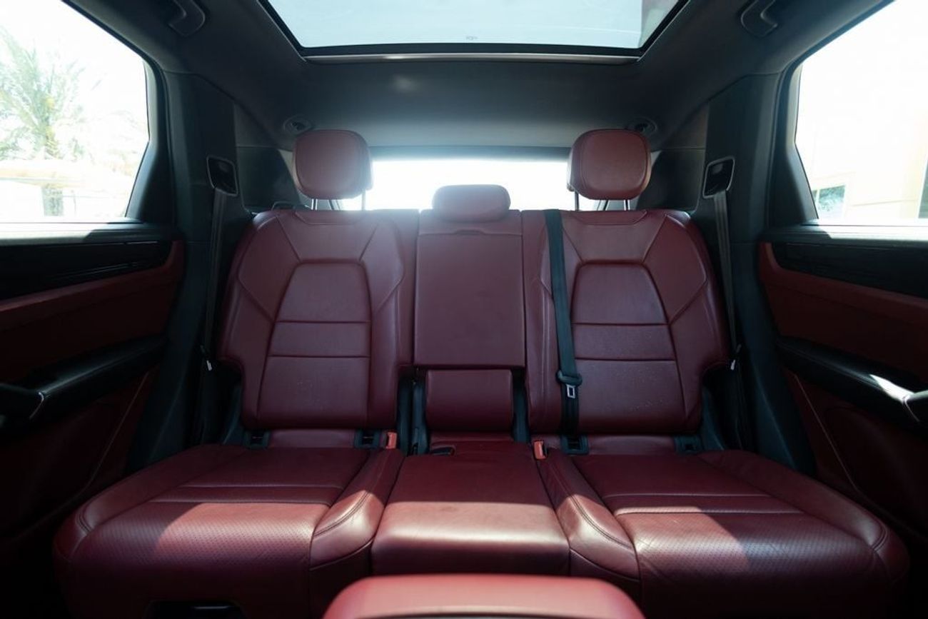 Porsche Cayenne S 2.9L (440 HP)