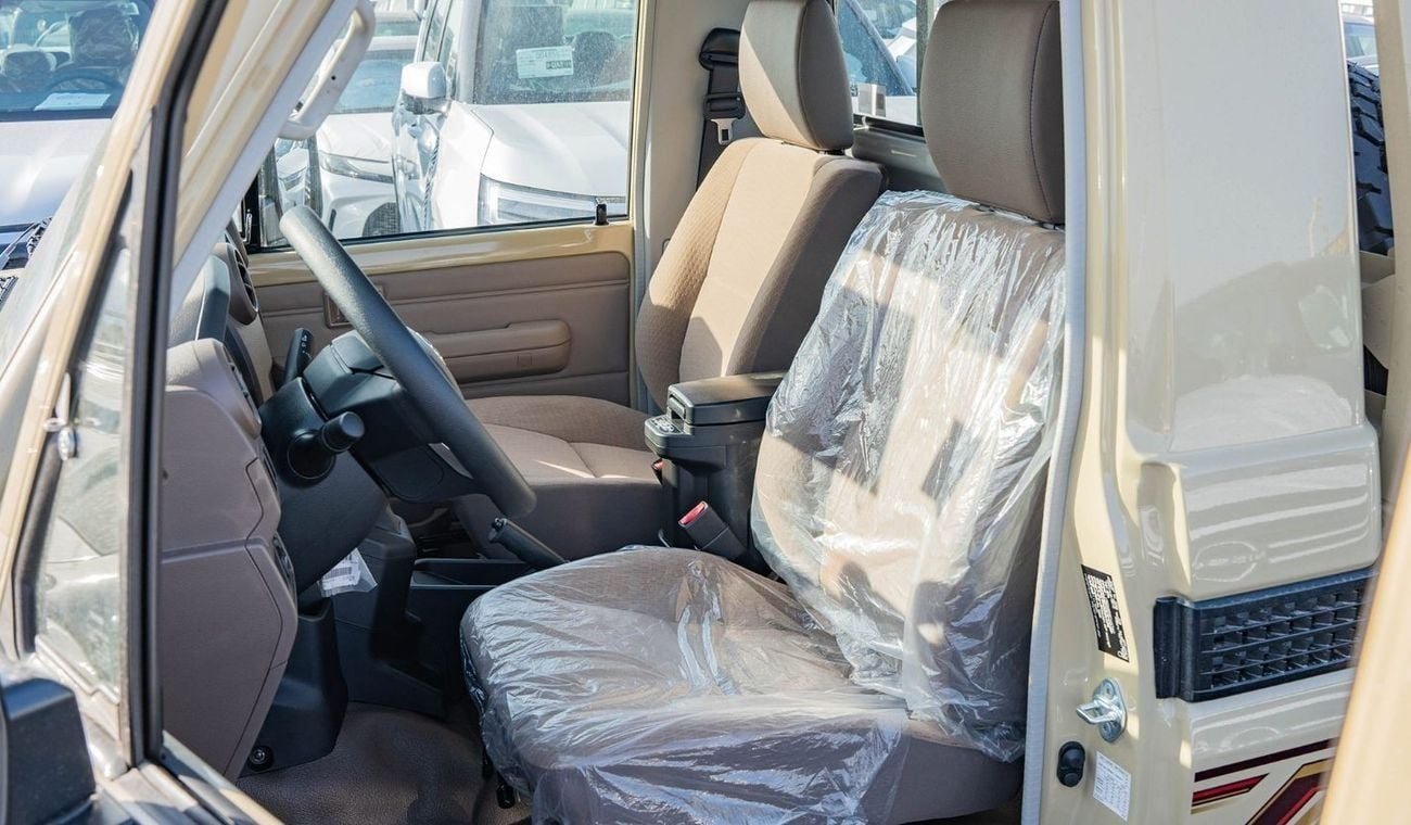 تويوتا لاند كروزر بيك آب 2025 Toyota Land Cruiser LC 79 SC 4.0L AT Petrol Basic with Fridge (Beige)