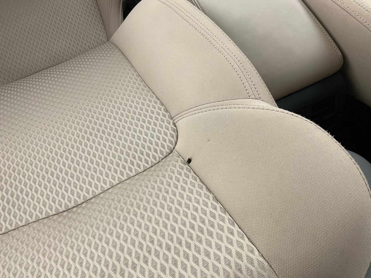 ميتسوبيشي آوتلاندر 2.4 GLX ABS 7SEAT BASIC | شامل الضمان | 0 ﺪﻔﻋﺓ ﺃﻮﻟﻯ