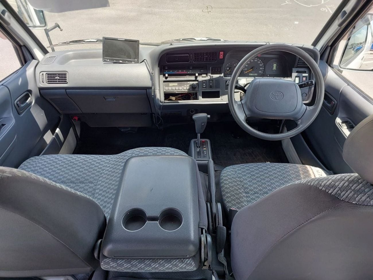 Toyota Hiace 2001 TOYOTA HIACE VAN RHD PETROL AUTOMATIC(PM01115)