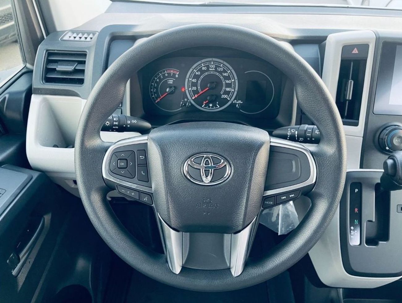 تويوتا هاياس 3.5L V6 High Roof Petrol Automatic Mid Option 2026 MODEL