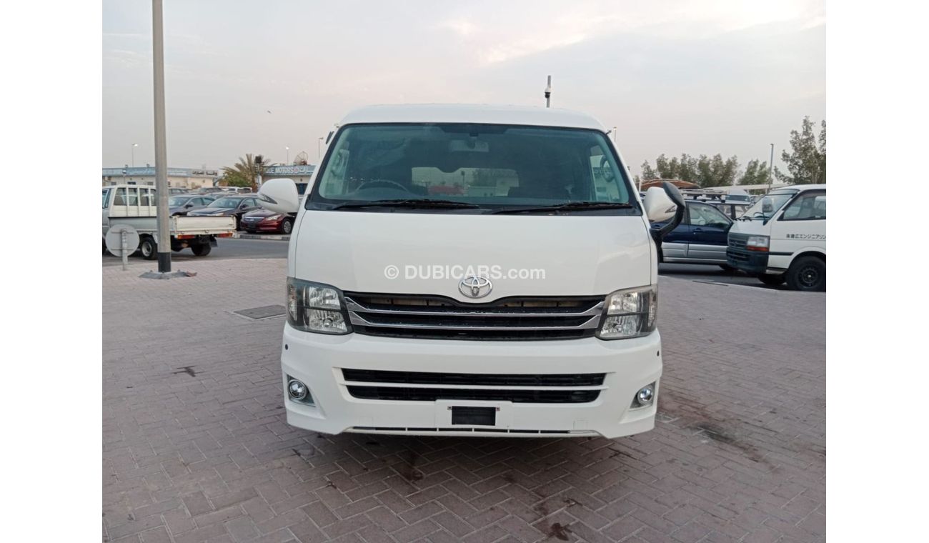 Toyota Hiace TOYOTA HIACE VAN RIGHT HAND DRIVE (PM1589)