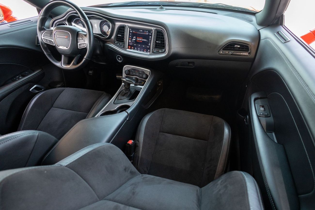 Dodge Challenger R/T Plus 5.7L (372 HP)