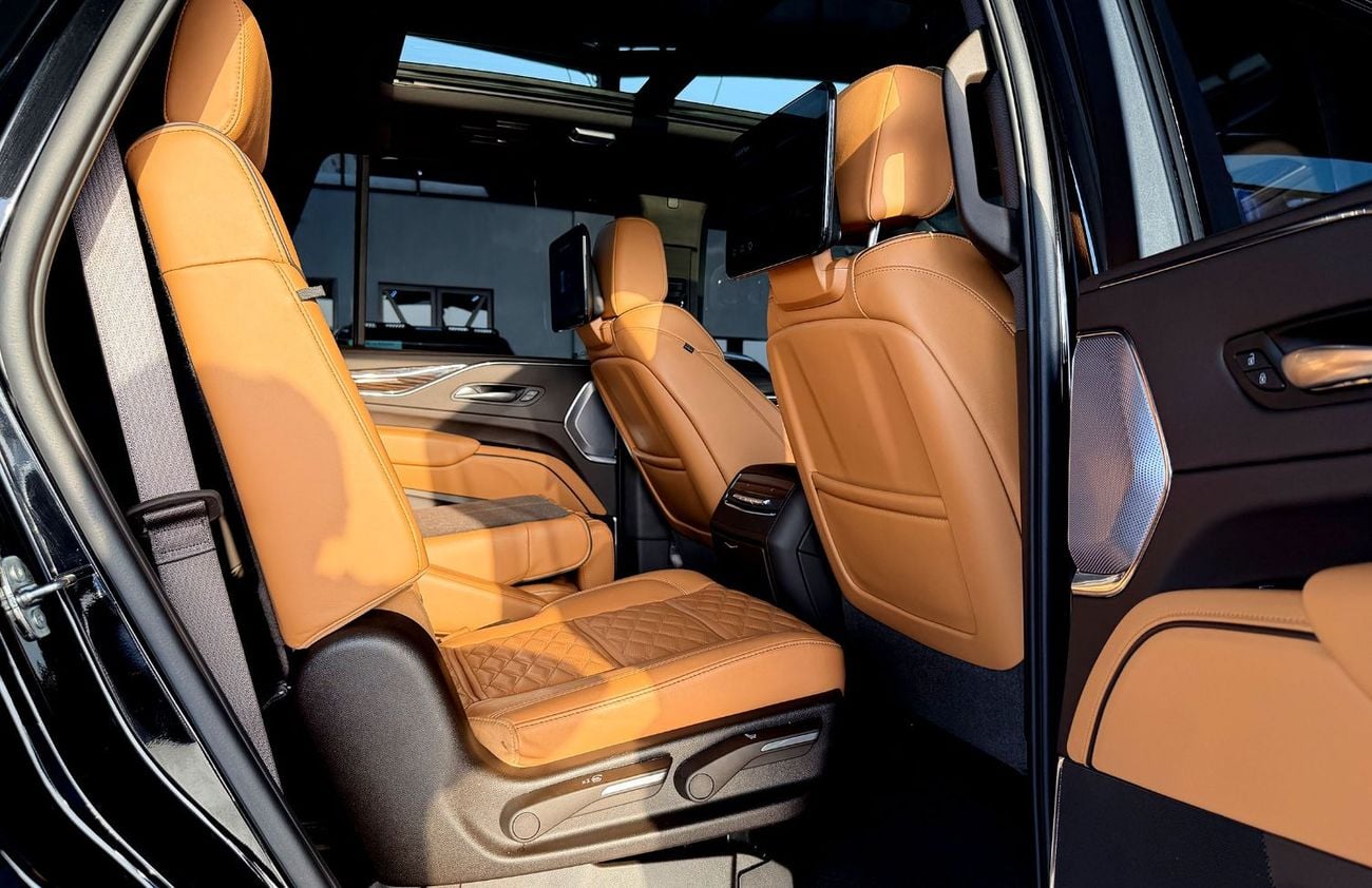 Cadillac Escalade SPORT PLATINUM Guarantee and service contract from al Ghandi till 2029