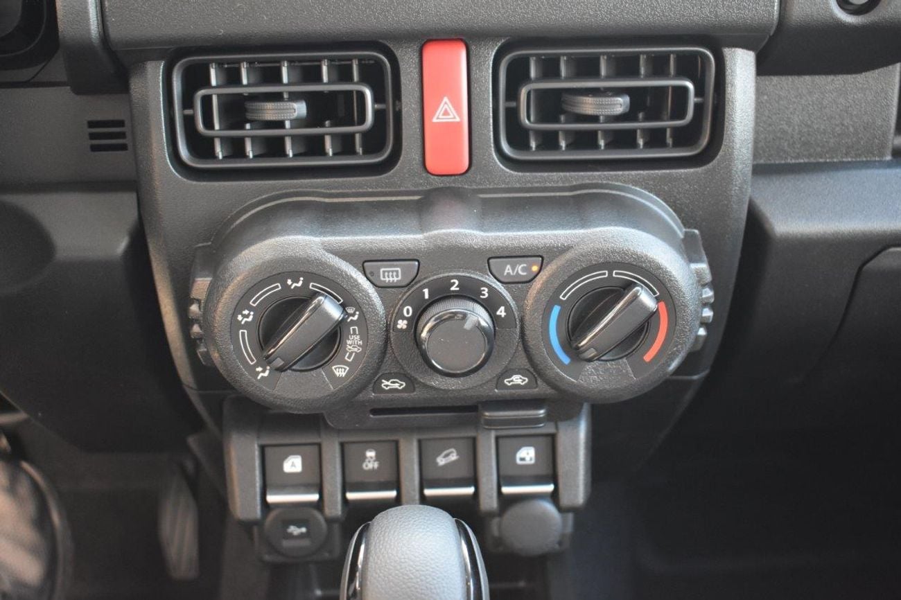 سوزوكي جيمني GL . 1.5L . 4 Cyl . 4-Speed Automatic . Petrol . 4WD . 5 Seats . 3 Door