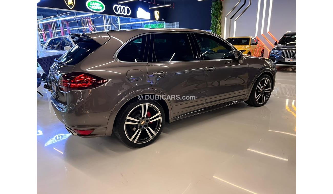 بورش كايان Porsche Cayenne GTS GCC Full Service History