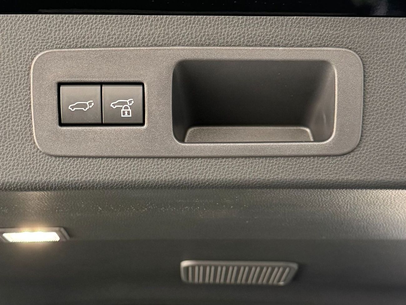 Toyota Land Cruiser VX 4.0 V6 FULL OPTION **EXPORT ONLY**التصدير فقط خارج الخليج***