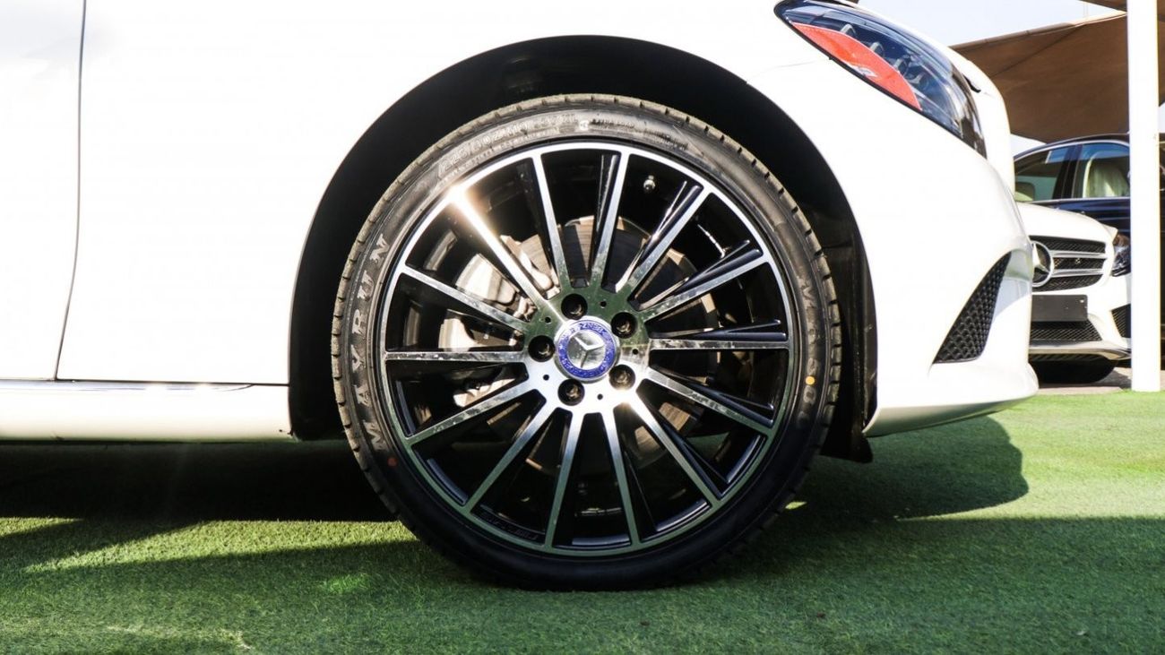 مرسيدس بنز C 300 4MATIC