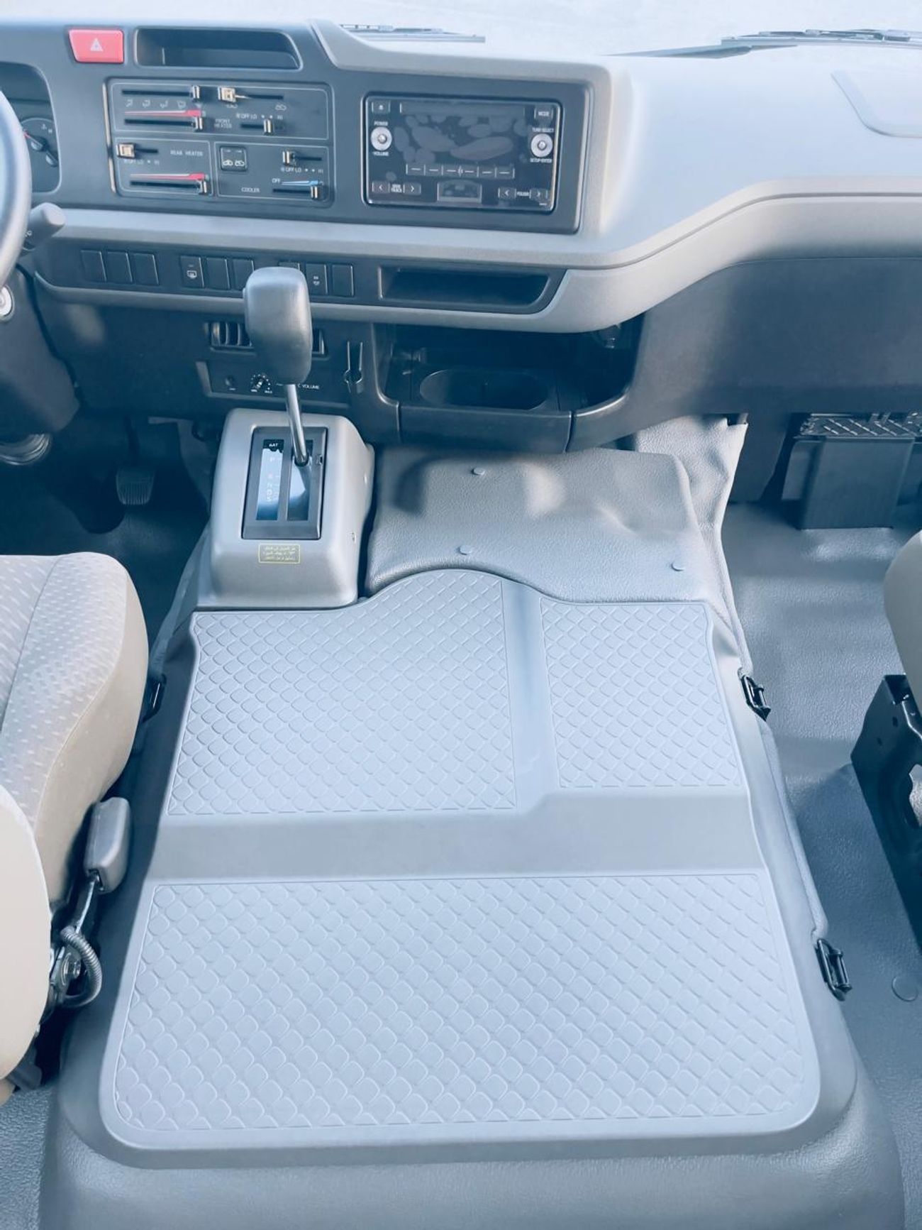 Toyota Coaster toyota coaster 4.0l 2025