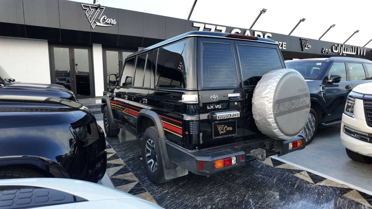 Toyota Land Cruiser TOYOTA LAND CRUISER HARD-TOP (70 SERIES) A/T 4.0L - 2024