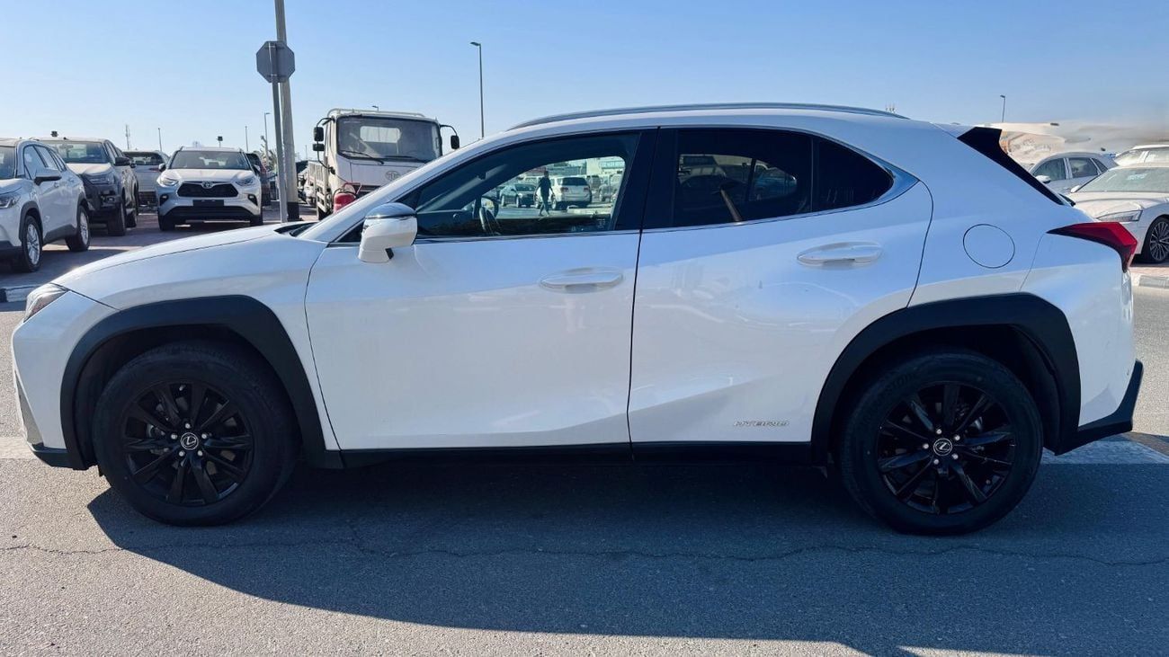 Lexus UX250h PREMIUM CONDITION | WHITE COLOR | 2.0L HYBRID ENGINE | RHD | 2021 | REAR VIEW CAMERA