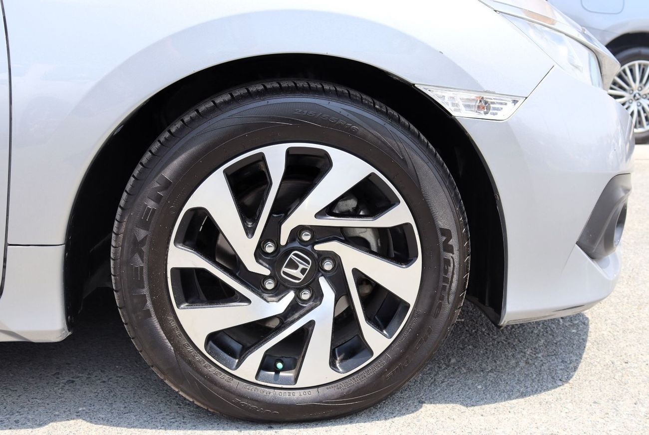 Honda Civic DX ACCIDENTS FREE - GCC - SUNROOF - PERFECT CONDITION INSIDE OUT