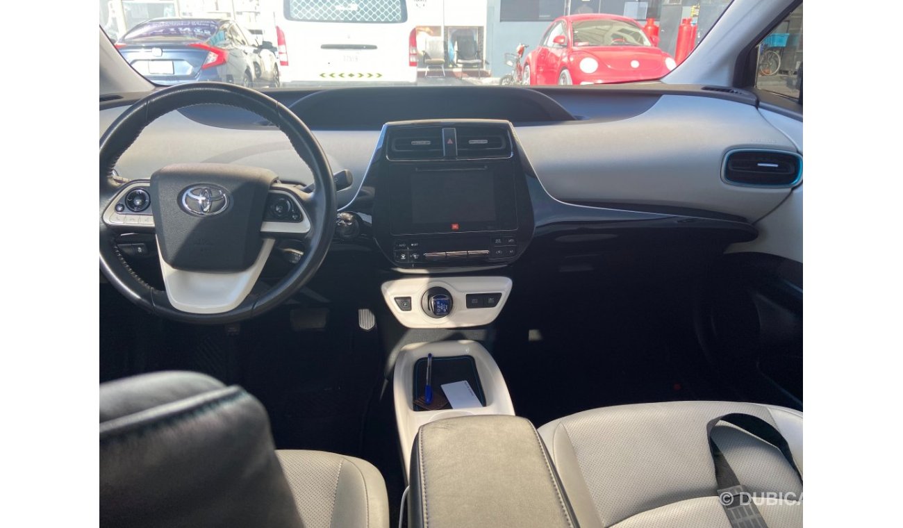Toyota Prius FULL OPTION