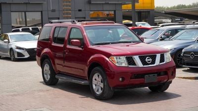 Nissan Pathfinder LE