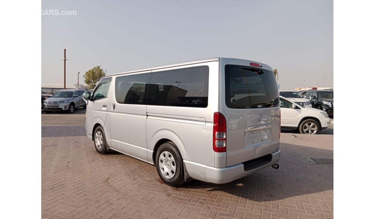 تويوتا هاياس TOYOTA HIACE VAN RIGHT HAND DRIVE (PM1611)