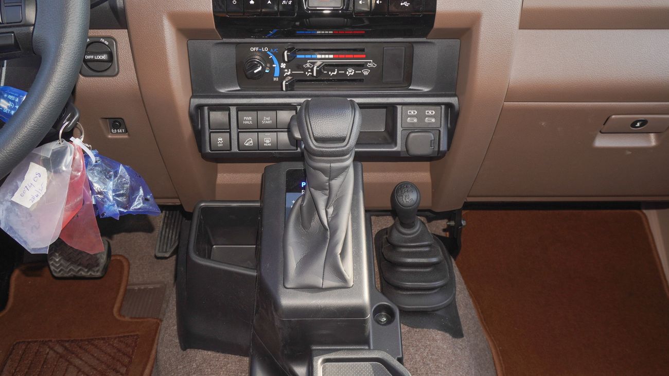 Toyota Land Cruiser 70 LX 4.0L V6 A/T