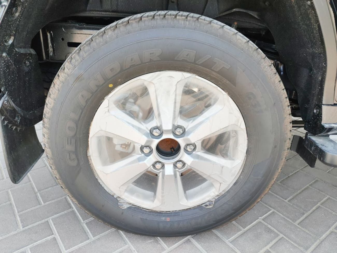 تويوتا لاند كروزر 2025 Toyota Land Cruiser LC300 GXR with Sunroof 4.0L V6 Petrol A/T 4WD Export Only