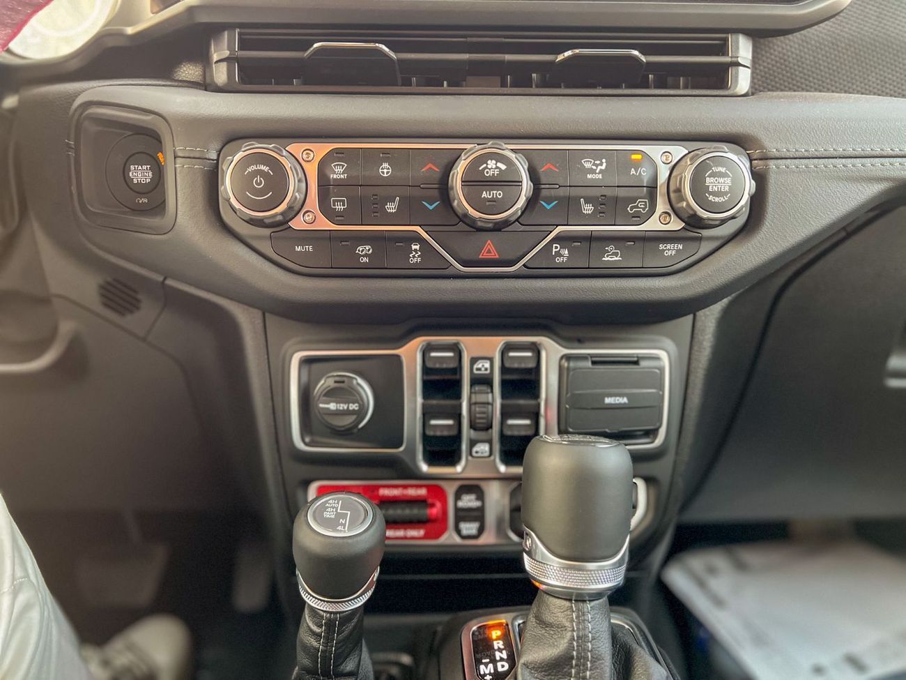 جيب رانجلر EXPORT PRICE - Rubicon 392 6.4L V8 - Final Edition