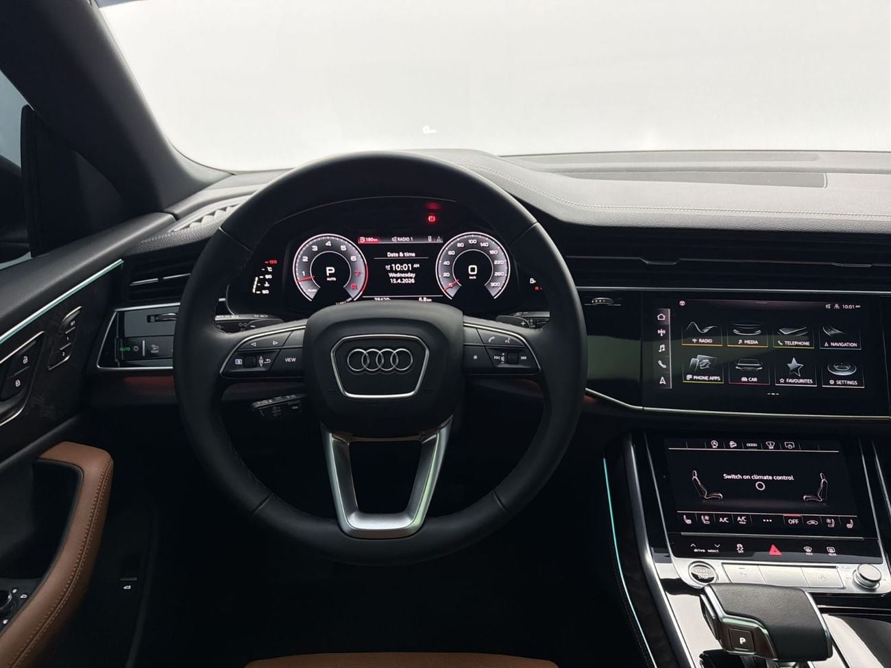 أودي Q8 55 TFSI quattro (340 HP) Q8 55 TFSI quat 340hp Luxury (Ref# 38605)