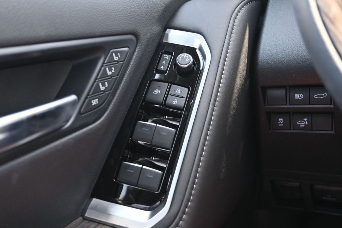 تويوتا لاند كروزر Toyota Land Cruiser VXR 3.5L TwinTurbo V6 Petrol, Color Black Model 2024