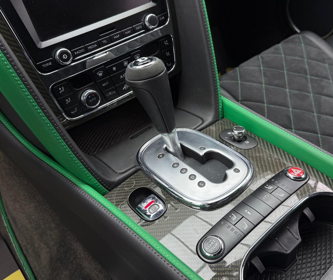 بنتلي كونتيننتال GT3-R 4.0L 2015 Bentley Continental GT3-R ,Excellent Condition ,GCC