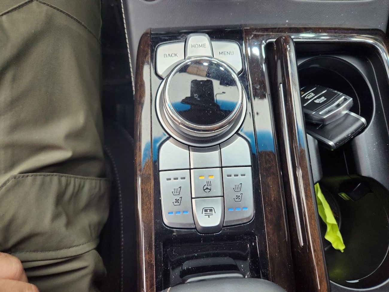 جينيسس G90 Platinum 3.8L RWD