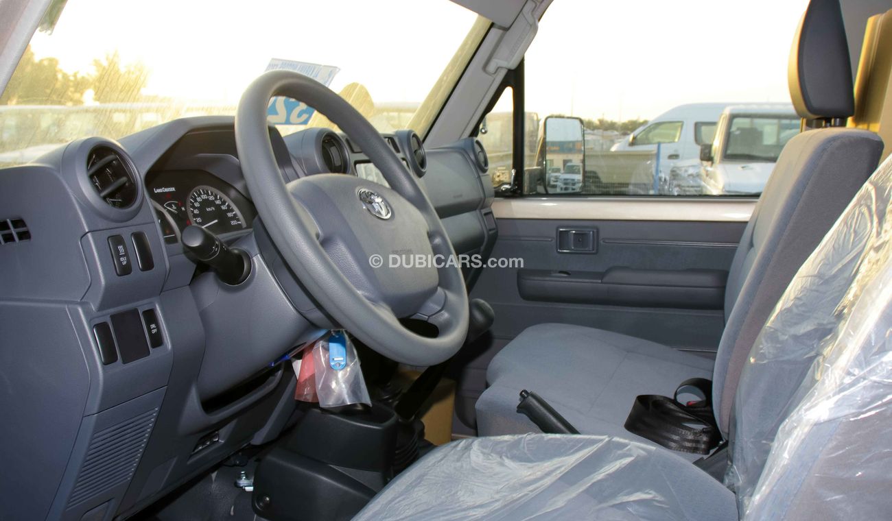 تويوتا لاند كروزر بيك آب Toyota Land Cruiser Pickup  LX V8 4.5L