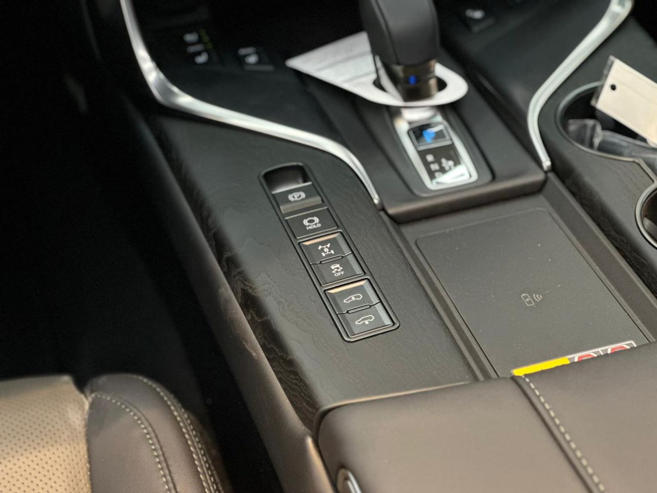 لكزس LX 700h Brand New LX700h Overtrail In Stock