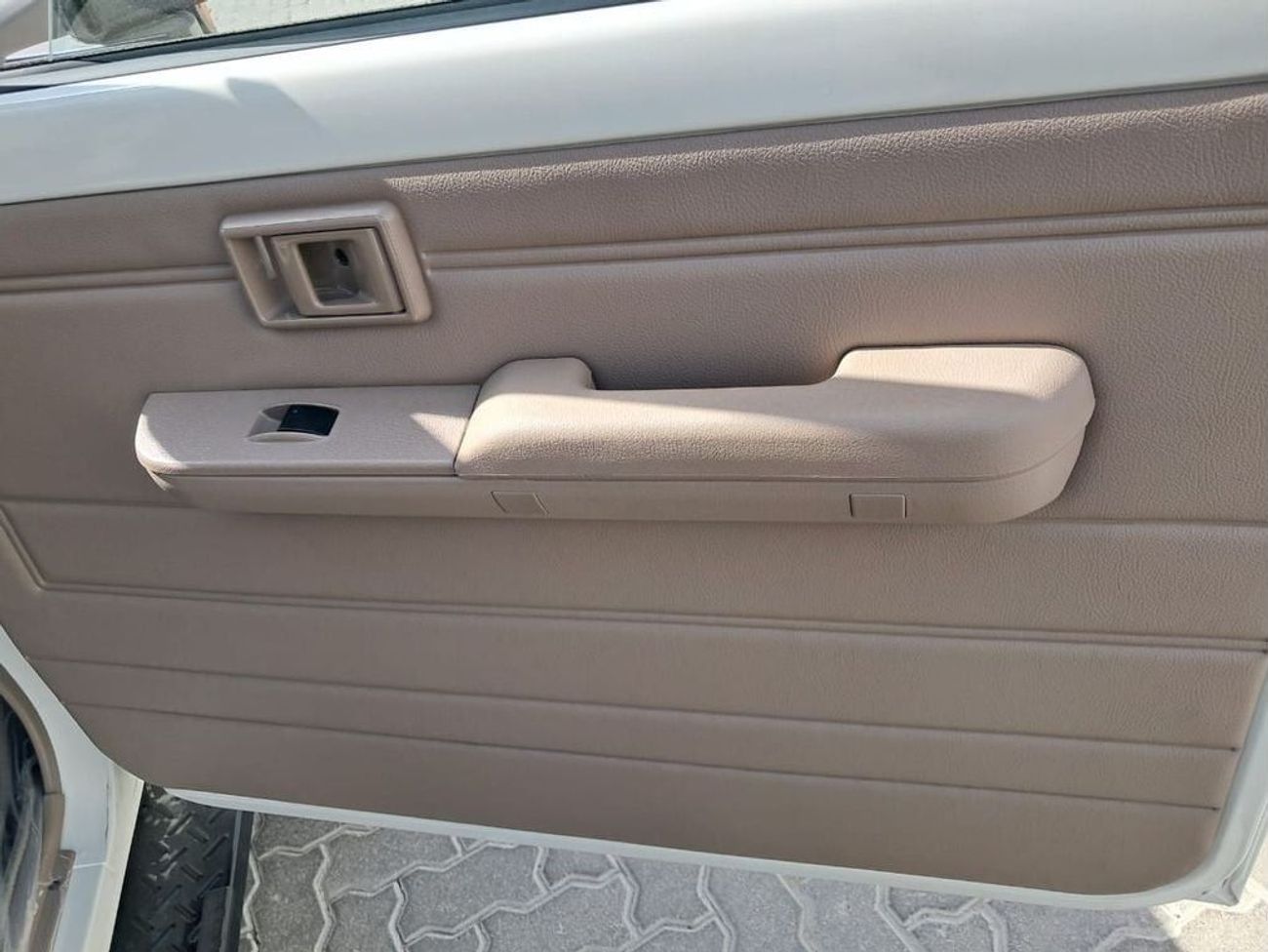 تويوتا لاند كروزر 70 LC78 4.0L STD E1 AT 2025 YM