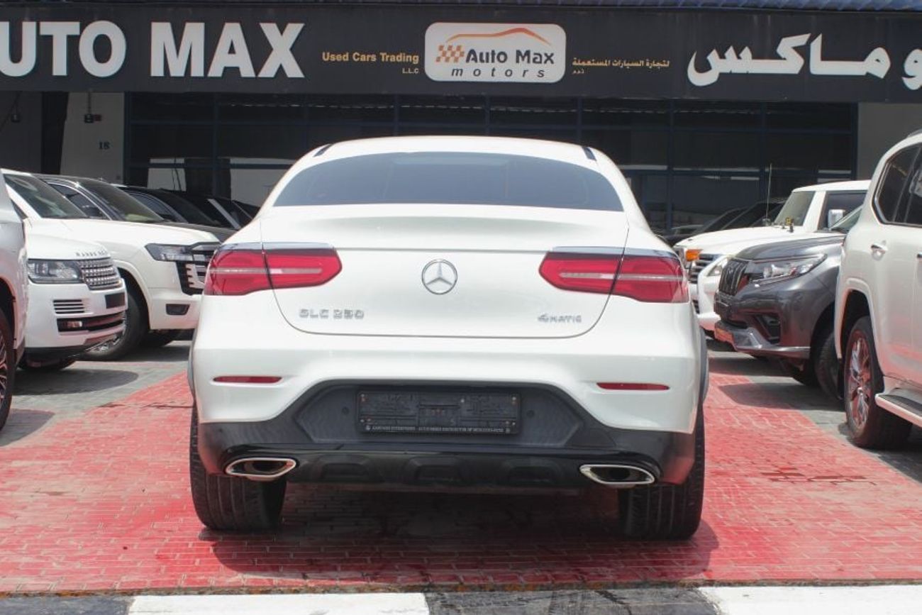 مرسيدس بنز GLC 250 4MATIC 2.0L