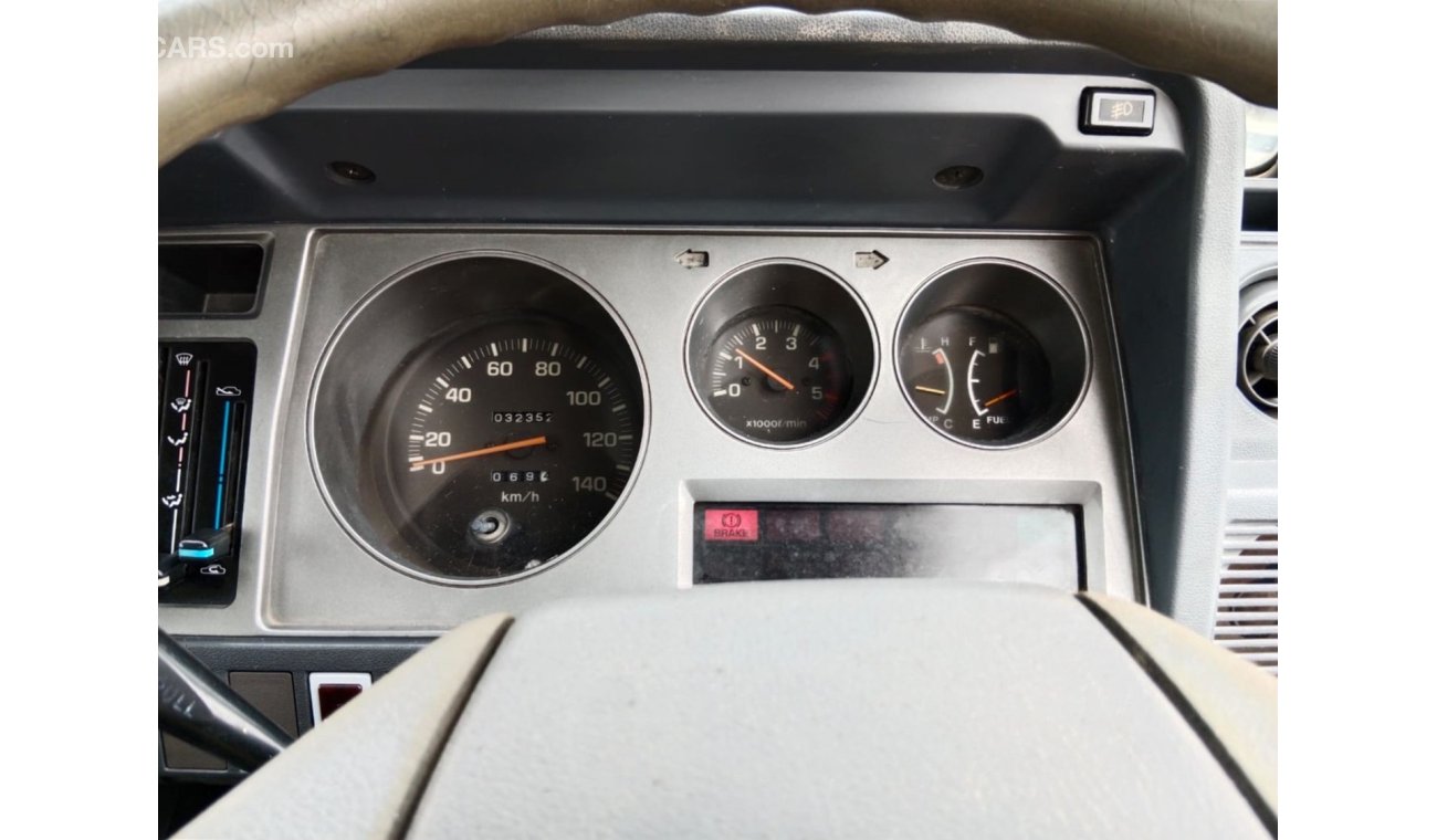 Toyota Dyna TOYOTA DYNA TRUCK RIGHT HAND DRIVE (PM1310)