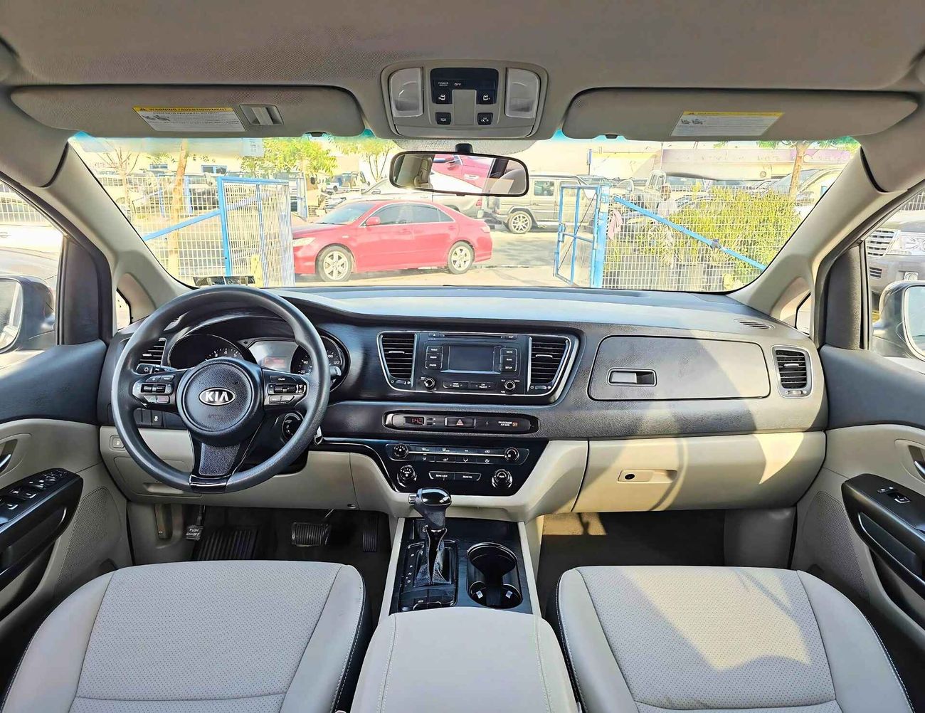 كيا سيدونا LX / V6 / 3.3L / 7 SEATS / EXPORT ONLY / LOT# 31911