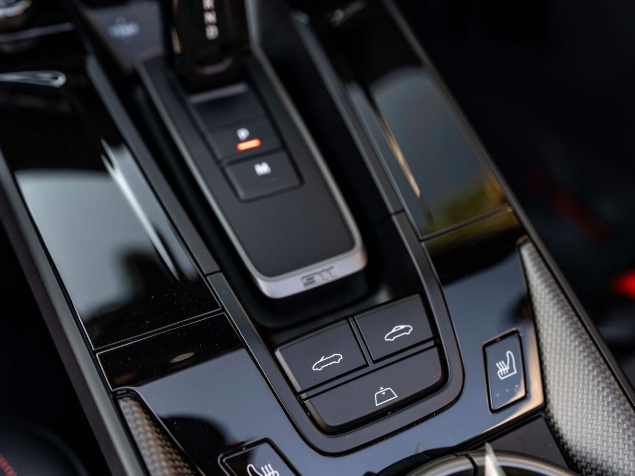 Porsche 911 Carrera GTS 3.0L (450 HP) Convertible