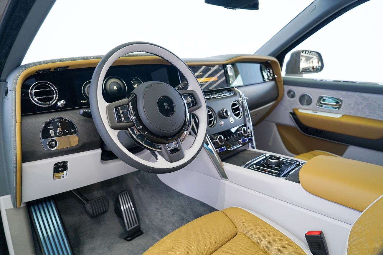 Rolls-Royce Cullinan SILVER BADGE