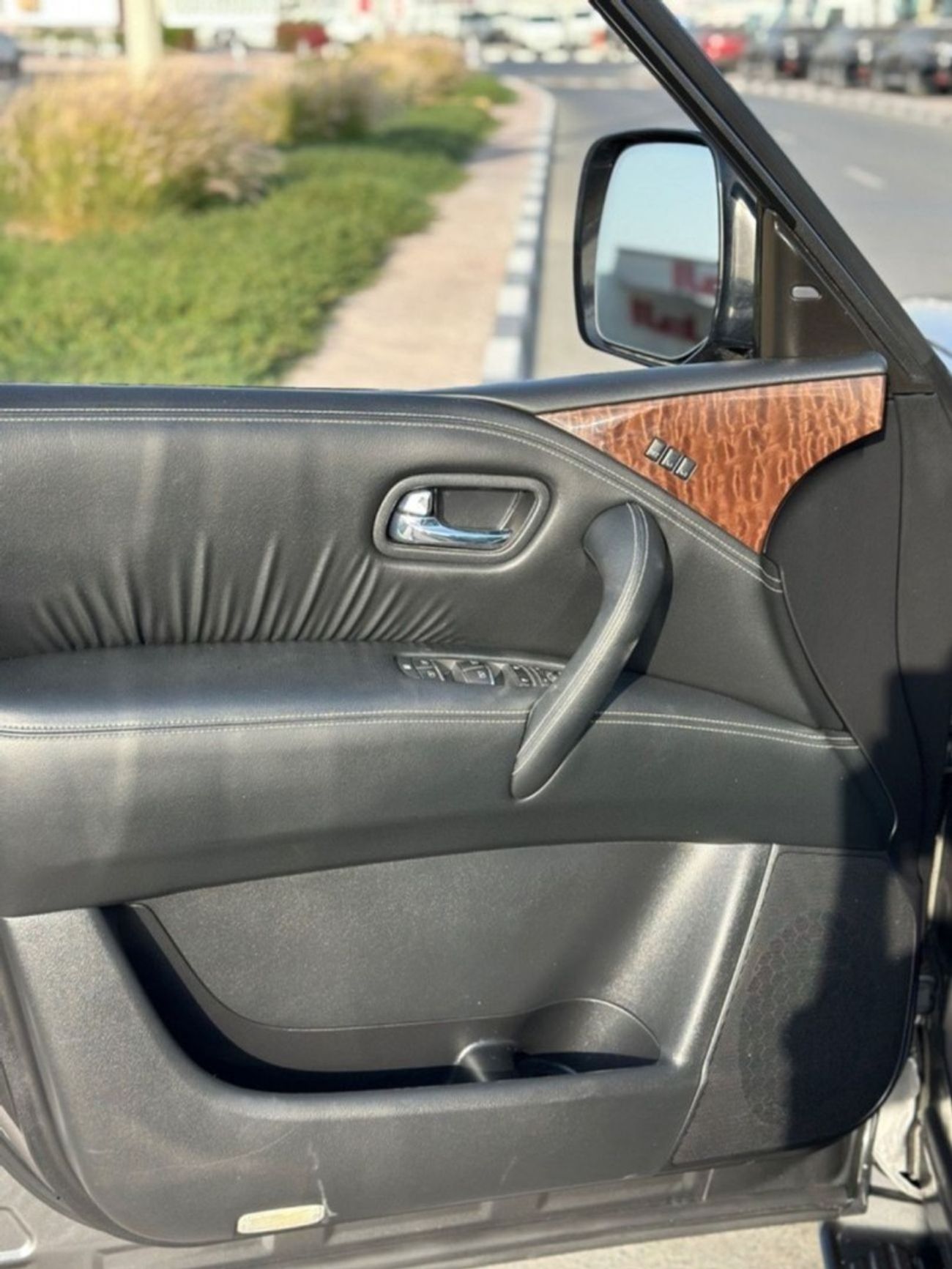 Nissan Armada Platinum