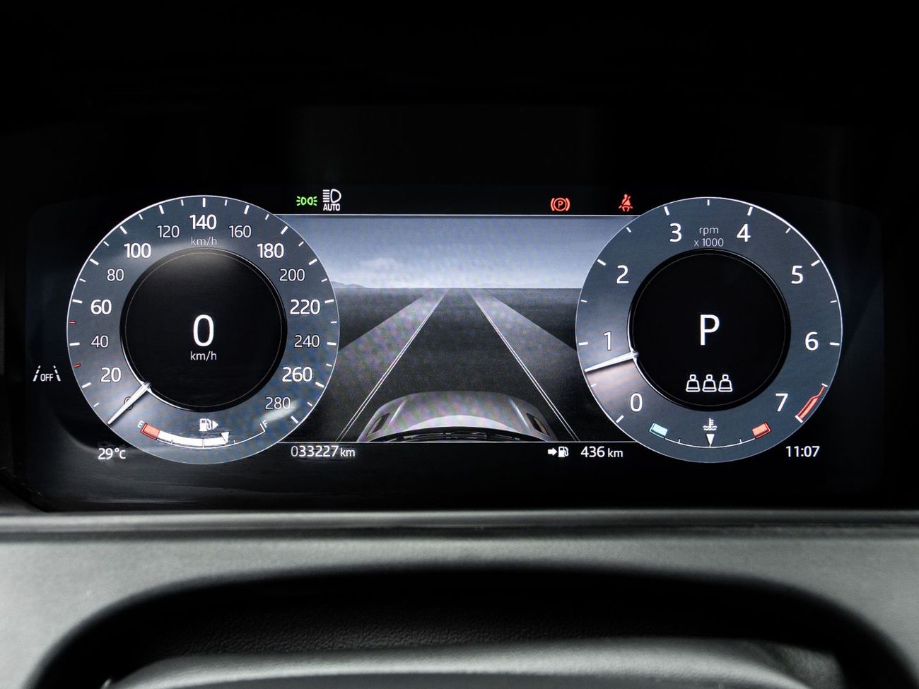 لاند روفر رينج روفر فيلار Dynamic SE P250 2.0L2025 Range Rover Velar Dynamic SE P250, 2.0L 4cyl, 4WD, 247 bhp, 8 Speed Automat